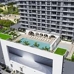 Blueground Edgewater Coffee Gym Pool Ac Mia-114