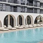 Blueground Edgewater Coffee Gym Pool Ac Mia-114
