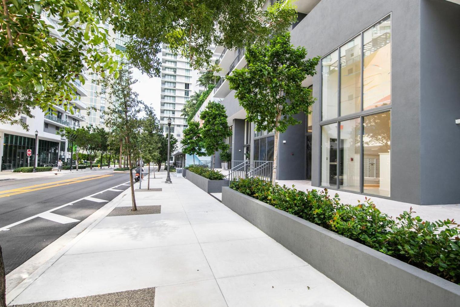 Blueground Edgewater Coffee Gym Pool Ac Mia-114 *